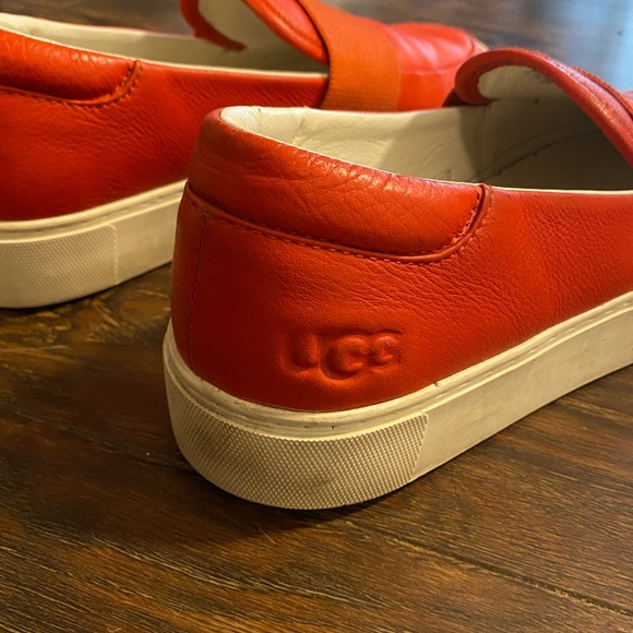 Ugg Red Slides Women’s Size 9 - Picture 3 of 4